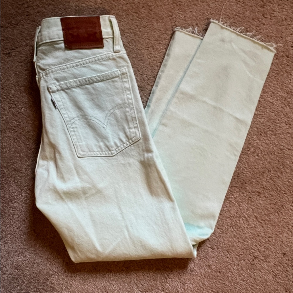 Levi Wedgie Pastel Mint Green Jeans Raw Hem Size 25 - Picture 5 of 7
